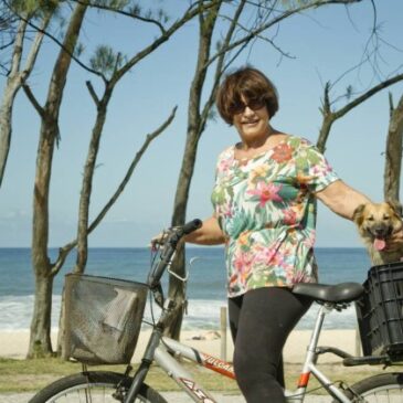 Donos comprovam: levar cão para passear é ótimo exercício físico