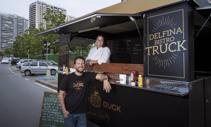 Julio Cezar Barroso e Maria Rocha, sócios no food truck Delfina, que estacionará no Parque das Rosas