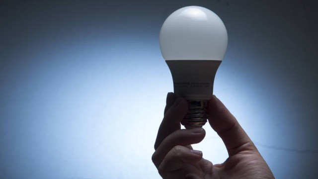 Bandeira vermelha deve voltar para a conta de luz em agosto