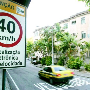 Disque-Multa começa a operar