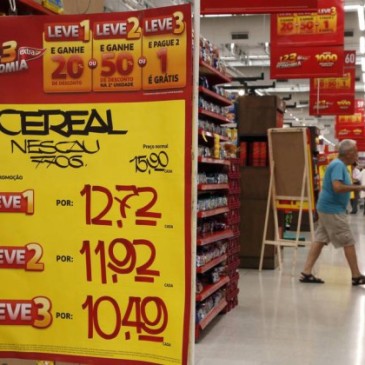 Vale-tudo: varejo faz parcelamento a perder de vista