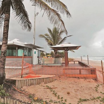 Prefeitura muda decreto e permite avanço de quiosques na areia