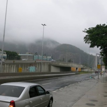 Chegada do metrô altera rotina de ônibus na região da Barra