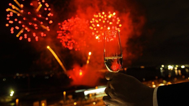 Hotéis cinco estrelas vão oferecer quatro pontos de queima de fogos no Réveillon da Barra da Tijuca